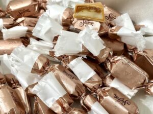 Muskotályos körtezselés fehércsokoládés szaloncukor 250g