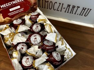 Meggyes Marcipános Étcsokoládé 25g