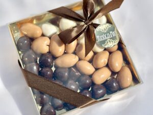 Vegyes Mandula – Mogyoró Drazsé Válogatás ( szalaggal ) 140 g